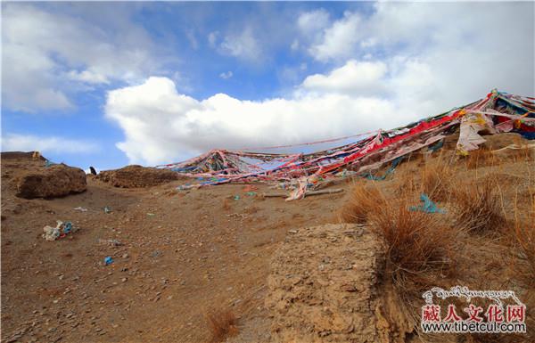 青海称多县：智噶登琼卡木玻遗址