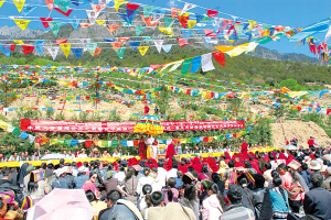 木里大寺重建世界最大鎏金铜像