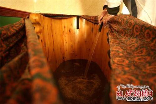 走出拉卜楞寺的“曼巴扎仓”：藏医药走俏国内外