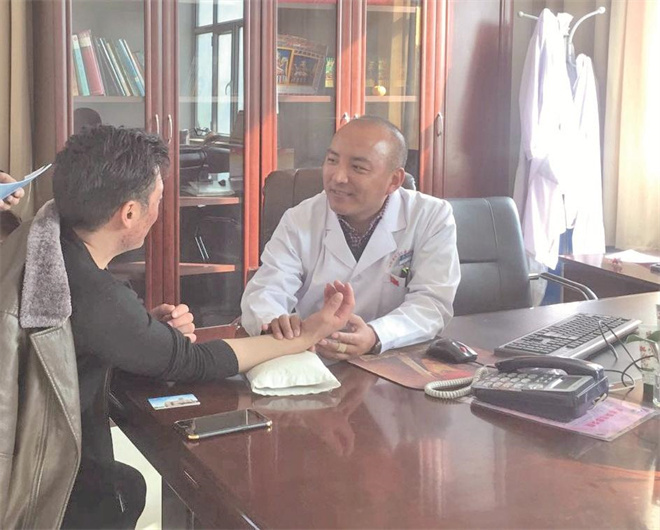 青海省藏医院外治科 藏医外治技术在传承中发展3.jpg