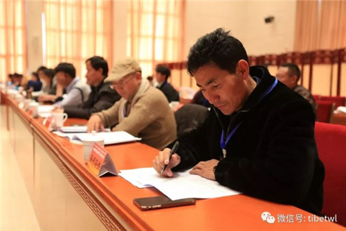 西藏自治区作家协会第六次代表大会在拉萨召开3.JPG