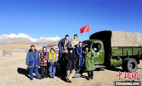 援藏题材电影《雪域青春》在西藏拉萨投入拍摄5.jpg