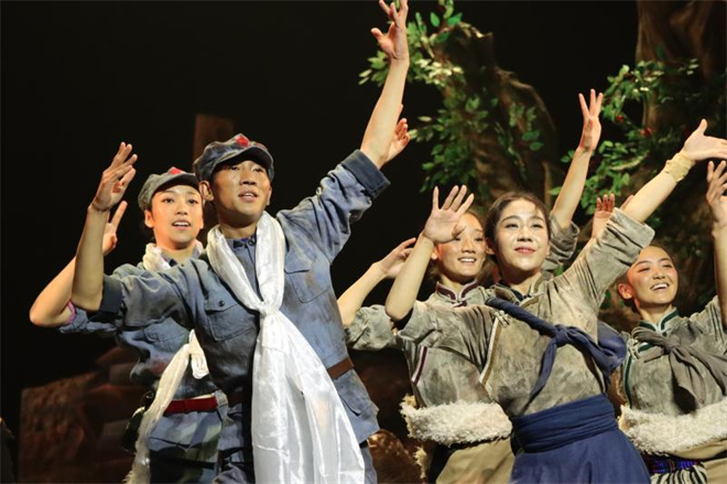 迪庆民族歌舞史诗剧《梦·世界的香格里拉》在昆明剧院震撼上演1.jpg