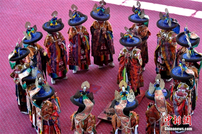 西藏扎什伦布寺上演国家级非遗传统跳神活动2.jpg